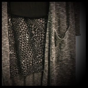 NWT Small Black, White, & Gray Lularoe Cassie
